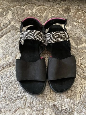 Sandálias femininas de couro preto liso Tyah geométrico rosa 8,5 Sesto Meucci - Imagem 1 de 4