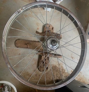 10 1966 20" Schwinn Knurl Center Stamped S2 28 Hole Stingray Three Speed Wheel - Picture 1 of 12