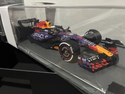 Spark 1/18 Red Bull RB19 Max Verstappen Winner Las Vegas GP 2023 - Image 1 of 4