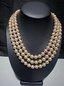 Pre-owned Jackie Kennedy Beige Glass Pearl Necklace by Kenneth Jay Lane - Picture 1 of 4