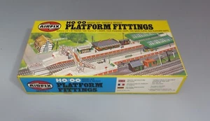 Airfix 03607-4 HO/OO - Platform Fittings Model Kit (Series 3) Boxed - Picture 1 of 5