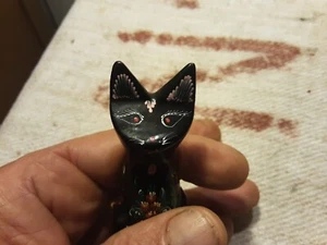 HAND DECORATED WOODEN CAT HEIGHT 8.3 CM - Picture 1 of 6