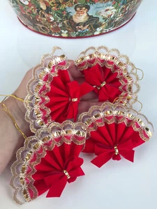 4 VINTAGE NOSTALGIC PRETTY FANCY FABRIC RED & GOLD FAN BOW CHRISTMAS DECORATION - Picture 1 of 18