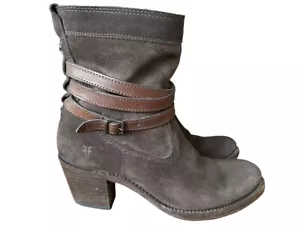 Frye Jane EE. UU. 7,5B Gamuza Engrasada Marrón Tirantes Cinturón Botines Botín B14 - Imagen 1 de 10