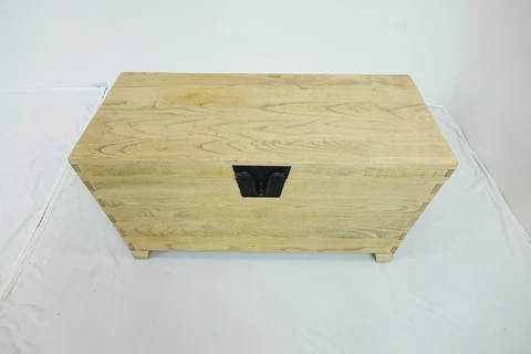 Very Unique White Wash Oak Chest (37.75" x 17.75" x 18.5") Cover