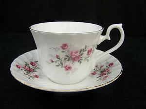Royal Sutherland Pink Roses Cup & Saucer England - Picture 1 of 3