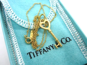 Tiffany & Co Eleganter Nachlass 18K Gelbgold Herz Schlüssel Anhänger Charm Halskette - Bild 1 von 7