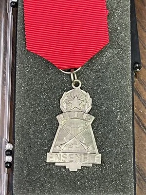 De colección UIL Banda Festival de Música Cuerno Conjunto Solo Premio Cinta Roja Medalla Foto 1 de 4