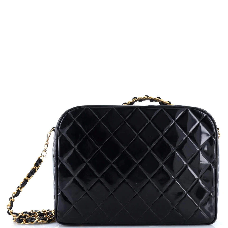 Bolsa de almuerzo Chanel vintage con cadena acolchada charol grande Foto 1 de 4