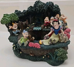 DISNEY'S SNOW WHITE & THE SEVEN DWARFS WATER FOUNTAIN / WATERFALL .minor damage1 - Bild 1 von 6