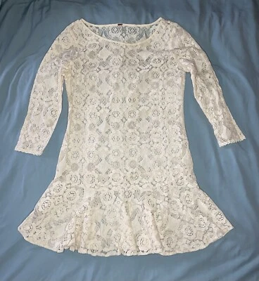 Free People ~ Vestido de Fiesta Marfil Encaje Volantes Dobladillo Manga 3/4 Cambio 4 *Falta deslizamiento Foto 1 de 4