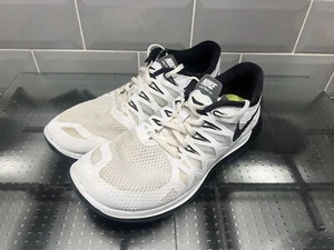 Nike free run 5.0 642198-100 bianco/nero scarpe da ginnastica running rare taglia 9Uk - Foto 1 di 10