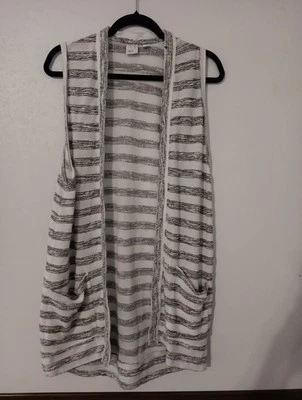 New York Company Women Open Cardigan Vest white With Gray stripe. Medium - Image 1 of 4