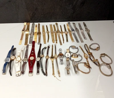 40 x RELOJES DE PULSERA VINTAGE para mujer cuerda manual REPUESTOS/REPARACIONES - Lote de trabajo Foto 1 de 4