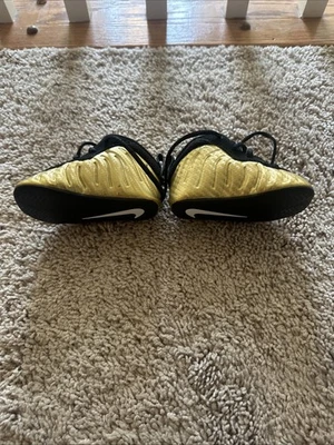 Berço Baby Foamposite Pro dourado metálico tamanho 4C parte inferior macia EUA - Imagem 1 de 4