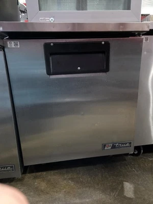Enfriador True 2004 bajo encimera 1 puerta modelo TUC-27 Foto 1 de 4