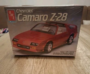 AMT Ertl Chevrolet Camaro Z-28 1:25 Model Kit Sealed Build 1 of 2 Ways - Bild 1 von 4