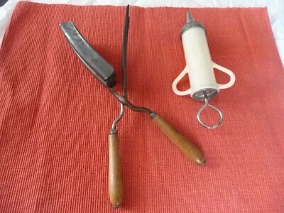 ancien fer a friser outil de metier coiffure et seringue - Photo 1/4