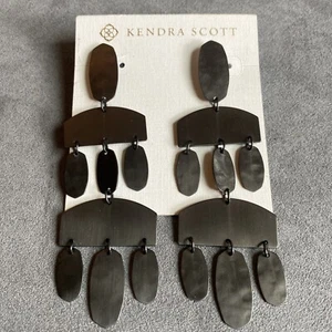 KENDRA SCOTT Emmett Chandelier Black Earrings - Picture 1 of 6