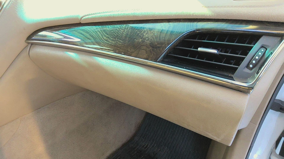 15 Guanteras CADILLAC CTS Cachemira Ligera con Acentos Medianos de Cachemira Foto 1 de 1