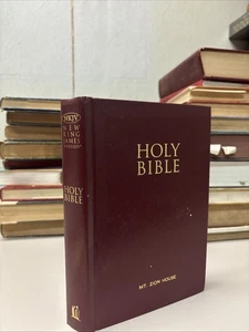 Holy Bible NKJV Giant Print Red Letter Edition Concordance Black Hardcover (G27) - Picture 1 of 5