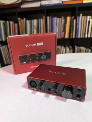Focusrite Scarlett Solo 3rd Gen. USB-C Interfacce MIDI - Rosso - Immagine 1 di 4