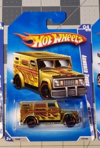 2009 Hot Wheels - ARMORED TRUCK GOLD CHROME 110 OF 190 CITY WORKS 4/10 NIP - Bild 1 von 4
