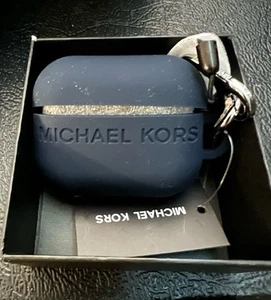 Nuevo estuche Michael Kors AirPod azul marino con caja - Imagen 1 de 5