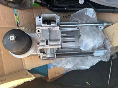 Bomba de aceite Pierburg 61VZWX41 BMW 550i 650i 750i 750Li 2006 2007 2008 2009 2010 Foto 1 de 2