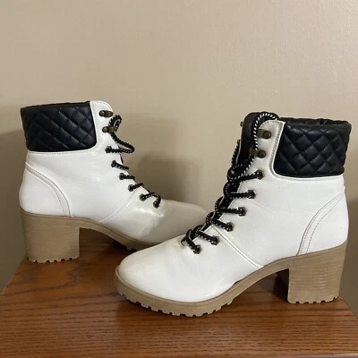 Womens Qupid Boots Chunky Wide Heel White Black Lace Up Sz 9 Faux Leather Thread - Image 1 of 4