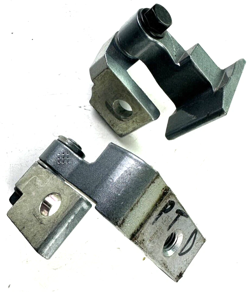 BMW 3 SERIES G20 LCI 330E HYBRID 2022- / REAR RIGHT DOOR HINGES (GREY) - Image 1 of 1