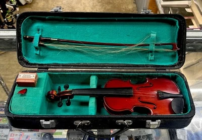 CREMONA Child’s Violin, Bow, Hard Case, & Violin Rosin - Image 1 of 4