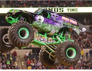 Losi LMT 1:8 Scale Grave Digger Ready To Run, Castle Motor, Treal, 6S - Picture 1 of 16