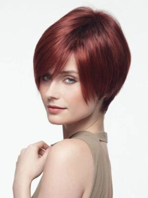 Peluca corta sintética sofisticada Lauren 6355 de Revlon Foto 1 de 4