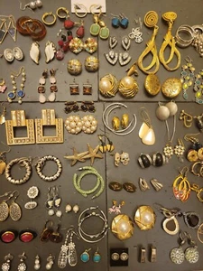Vintage Costume Jewelry Lot Of Earrings Estate Gold Tone Silver Tone Color - Picture 1 of 21