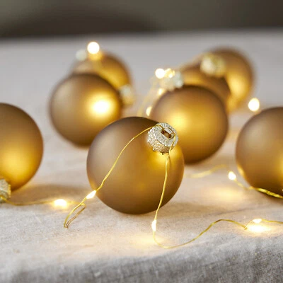 LED Lichterkette mit 8 Weihnachtskugeln Christbaumkugel Timer Batterie gold 1,6m - Bild 1 von 4