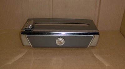 1963 1964 1965 1966 1967 1968 1969 1970 1971 1972 1973 Cadillac TISSUE DISPENSER Foto 1 de 2