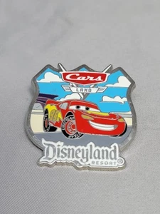 Disney Trading Pin 2013 Disneyland Cars Land Lightning McQueen Travel Company - Bild 1 von 4