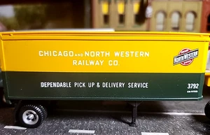 CHICAGO NORTH WESTERN CON-COR HO-RAIL.PIG ROAD Trailer RTR 1/87 BUILT/LAYOUT-26' - Picture 1 of 18
