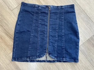 Free People We The Free Layla Denim Jeans Minirock durchgehender Reißverschluss Gr. 4 dunkelindigo - Bild 1 von 8