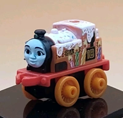 Thomas & Friends Minis 2020 75th Anniversary Cake & Candles NIA - Image 1 of 4