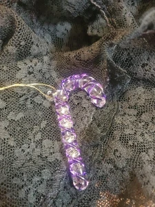 "Adorno de bastón de caramelo soplado a mano de vidrio artístico púrpura 2,25"" DZ" - Imagen 1 de 1