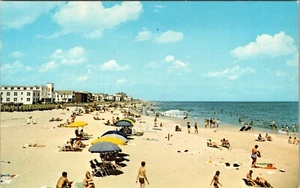 Postal de colección Virginia Beach Va. escena de playa - Imagen 1 de 2