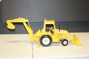 Vintage ERTL 1/16 International Harvester #472 Backhoe Loader - Picture 1 of 7