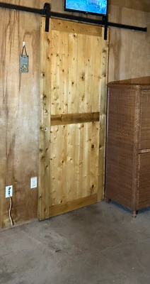 "Puerta corredera de granero acabado de pino real hágalo usted mismo 36"" x 84"" - 1 3/8' de espesor sin herrajes"  Foto 1 de 4