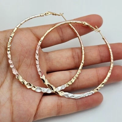 女士珠宝三色镀金 4 毫米环状耳环 2.4 英寸 D Oro Laminado — 第 1/4 张图片