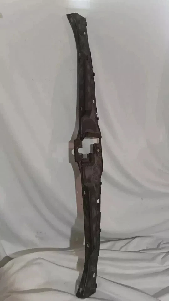 Protector de soporte negro para cubierta de radiador Kia Spectra 2004-2006 OEM Foto 1 de 4