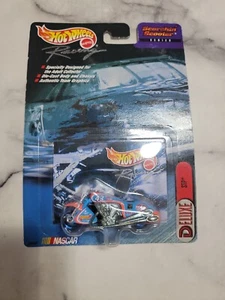 Hot Wheels Scorchin Scooter Diecast Deluxe STP Motorrad  - Bild 1 von 4