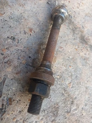 VINTAGE SUNBEAM 1920's FRONT WHEEL  AXLE ASSEMBLY. - Image 1 of 3