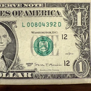Banconota da un dollaro fantasia numero di serie basso - L00804392D - Foto 1 di 6